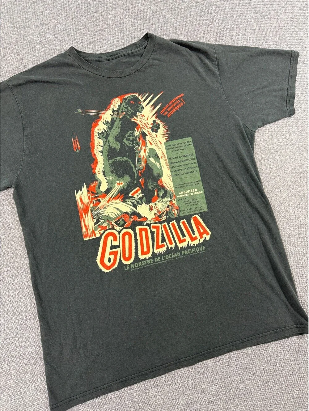 Godzilla Toho 2008 Le Monstre de l'Ocean Pacifique Size Large Graphic T-Shirt